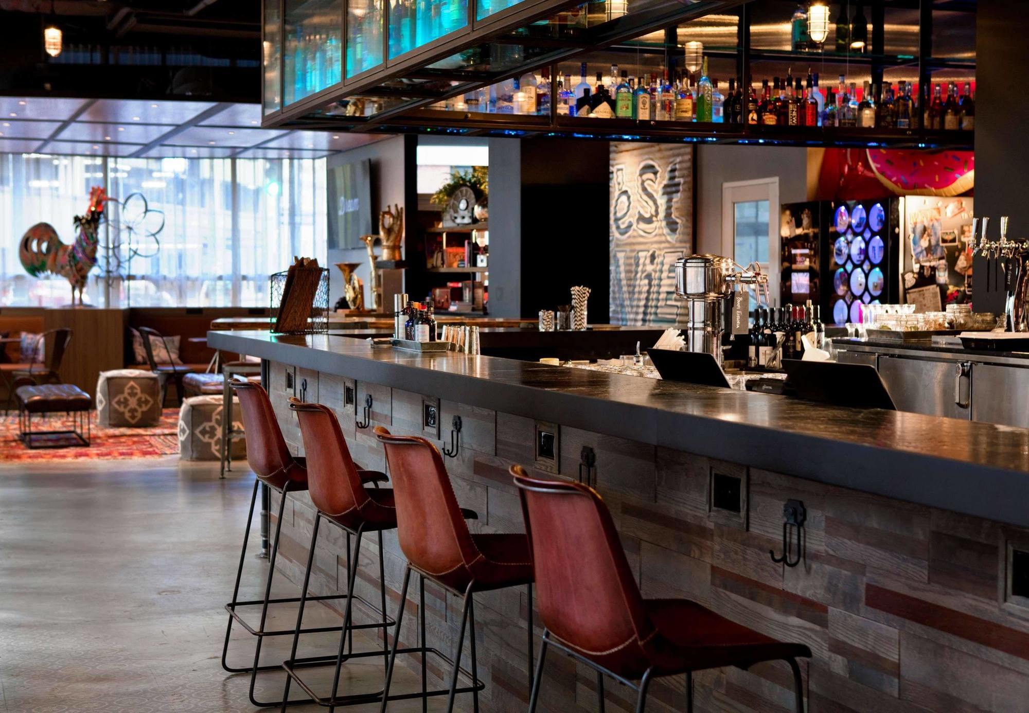 Готель Moxy New Orleans Downtown/French Quarter Area Екстер'єр фото